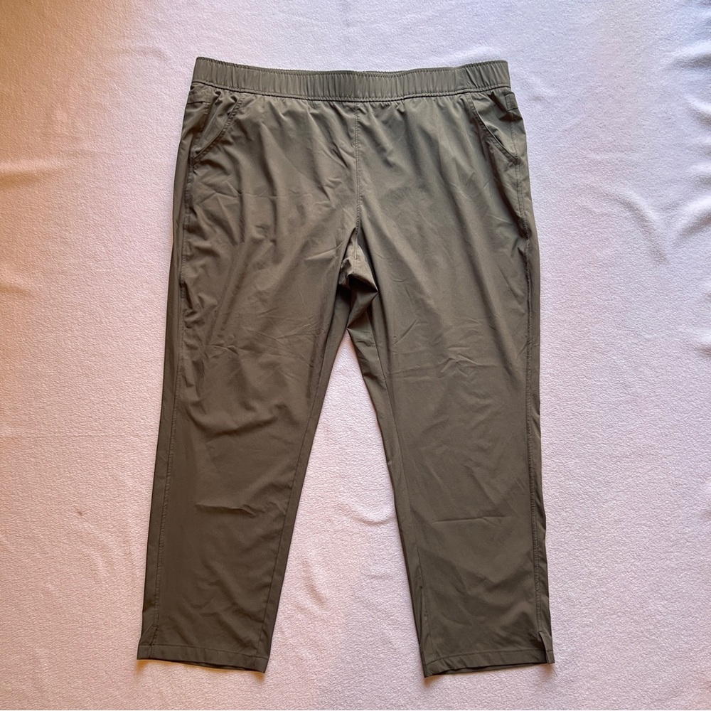 Eddie Bauer Women's XXL Pull On Pants Solid Olive Green Pockets Lightweight